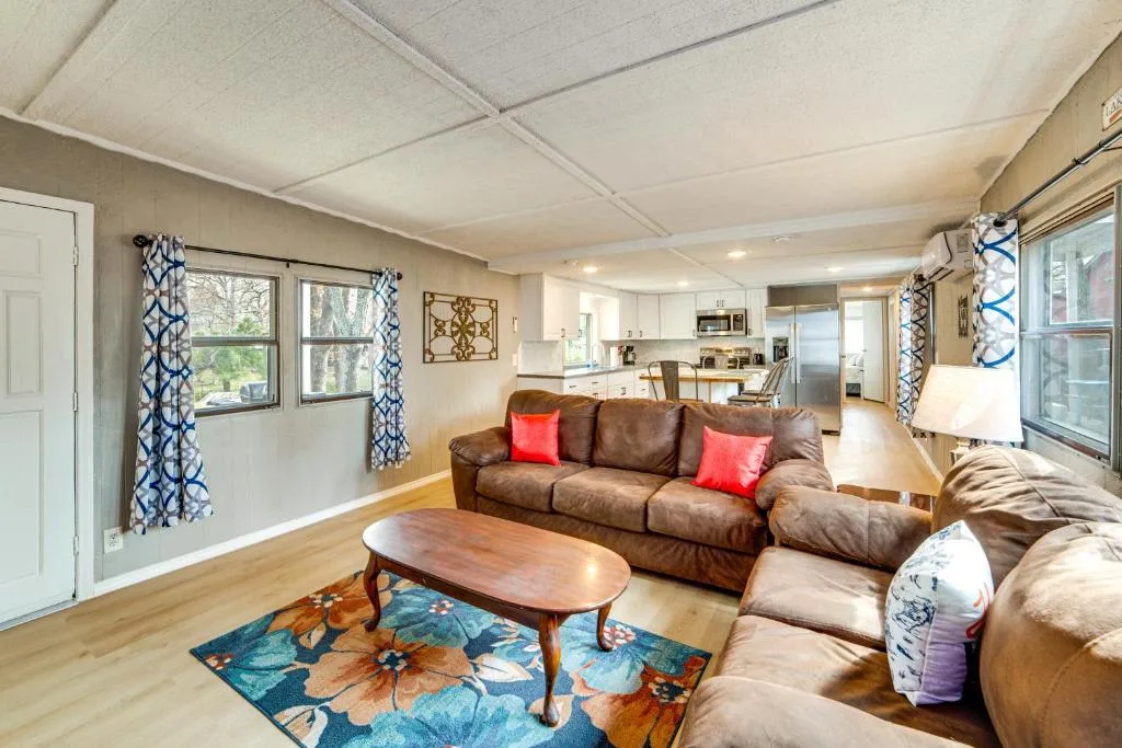Cedar Cove Ranch: another view