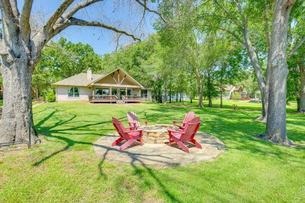 Cedar Cove Ranch: another view