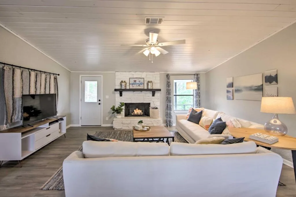 Cedar Cove Ranch: another view