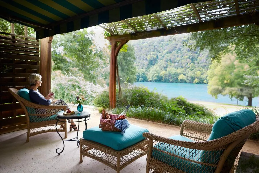 Lake Austin Spa Resort: another view